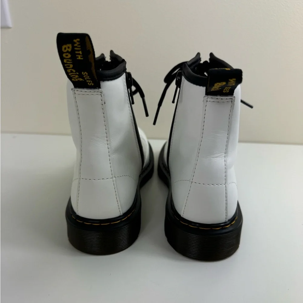 Dr. Martens White Combat Boots Zavala Youth‎ Size 5